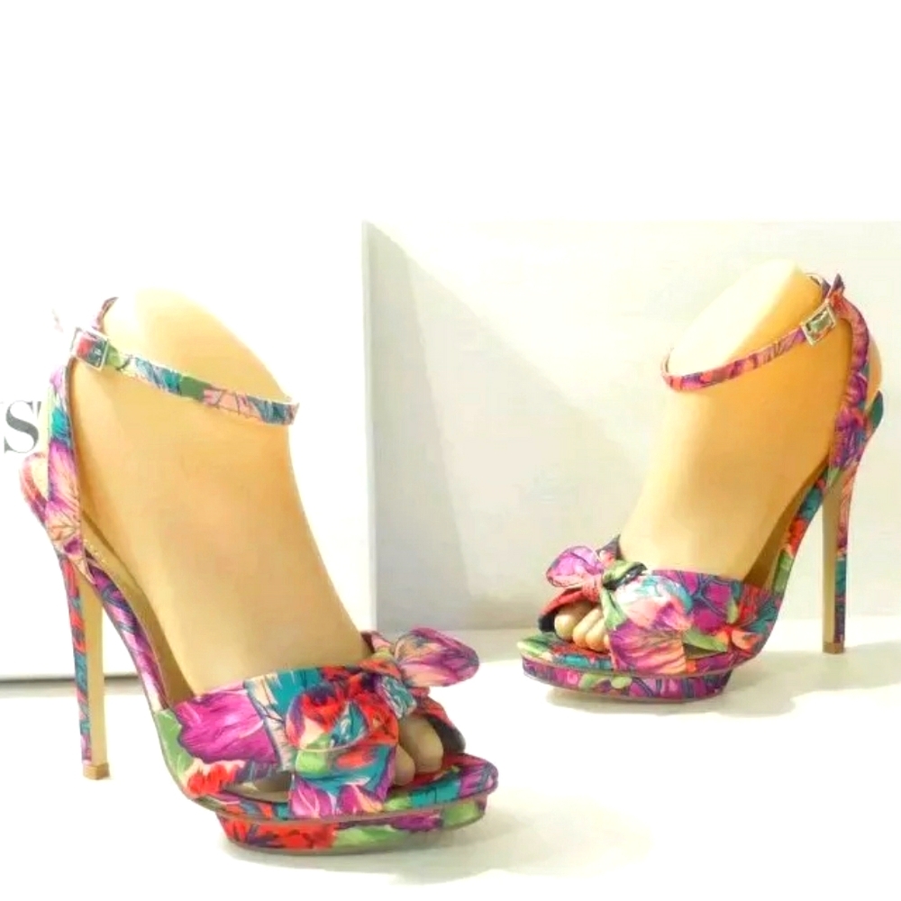 Just Fab Floral Heels size 8.5M EUC